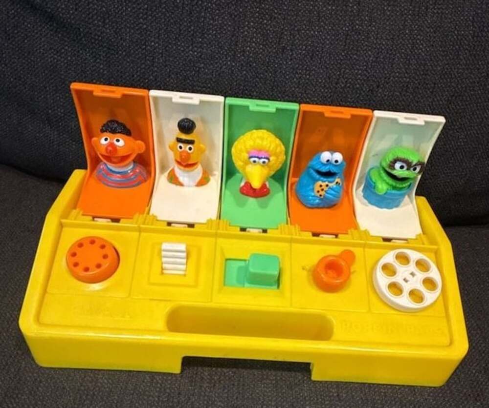 Playskool Vintage 1980 Sesame Street Poppin Pals Pop Up Toy